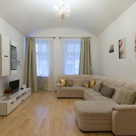Spacious Apartment Near Wenceslas Square Прага Экстерьер фото